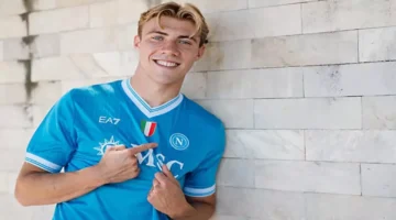 غياب هويلوند عن نابولي في مواجهة أيندهوفن مع عودة مكتوميناي لتعزيز الوسط